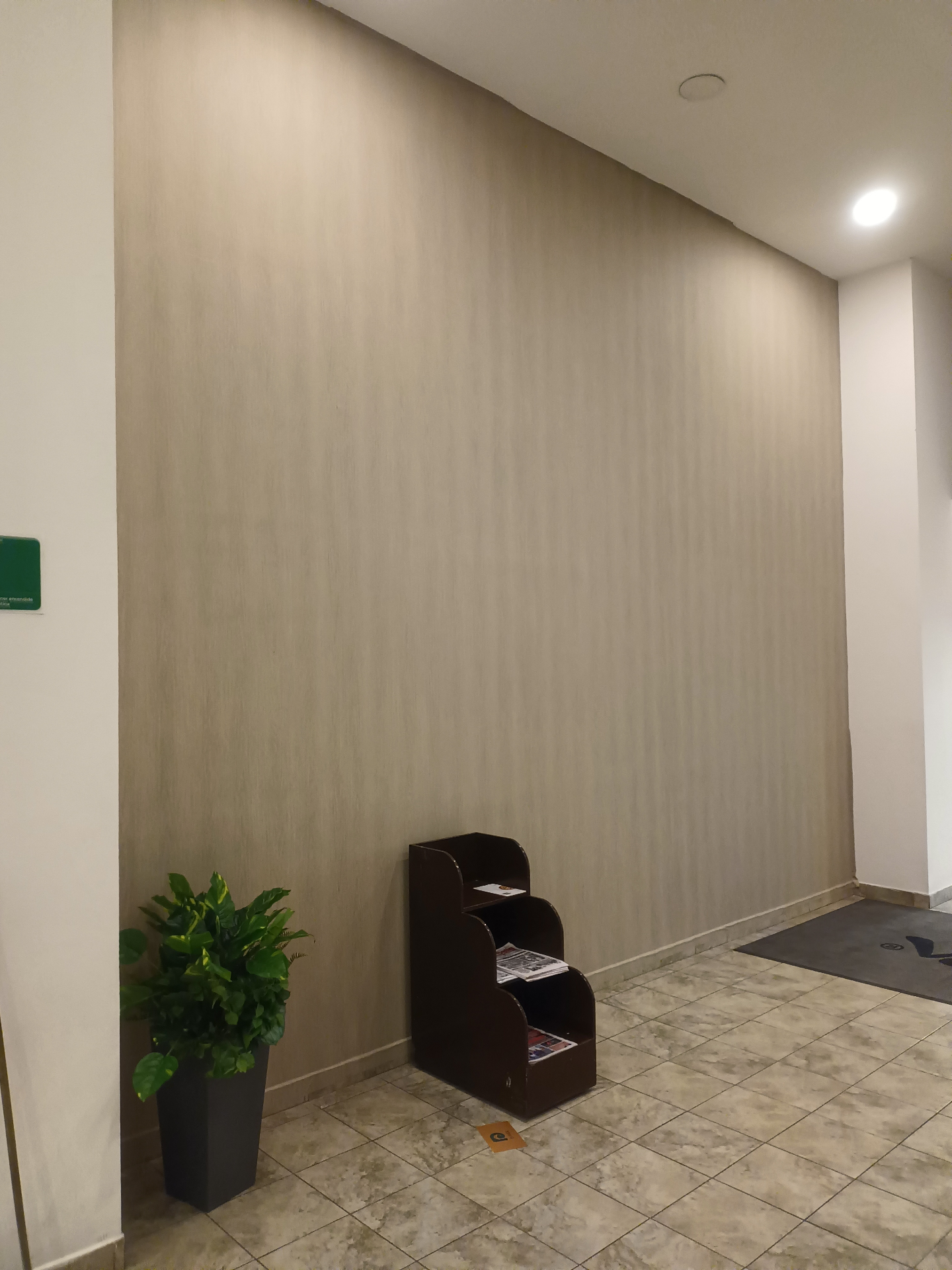 Lobby de edificio — después